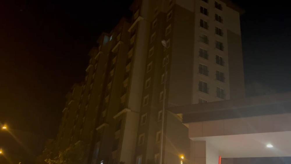 Sitedeki çığlıklar cinayeti ortaya çıkardı!  Eşini defalarca bıçakladı