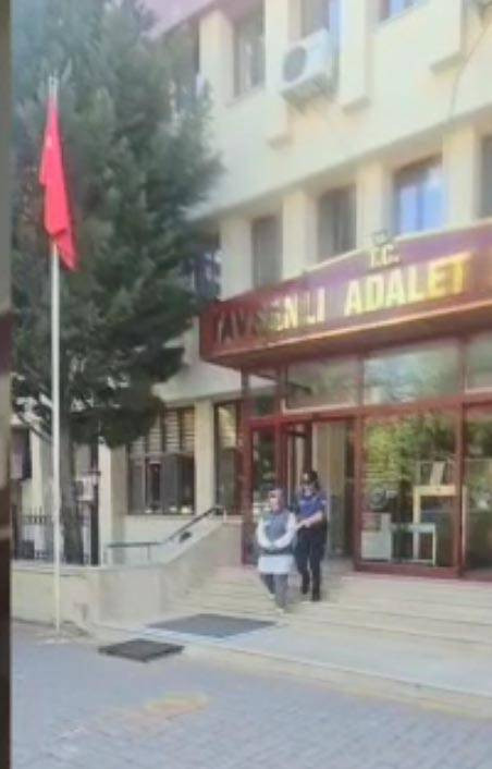 Üfürükçü çetesine polis baskını! Evden çıkanlar şoke etti