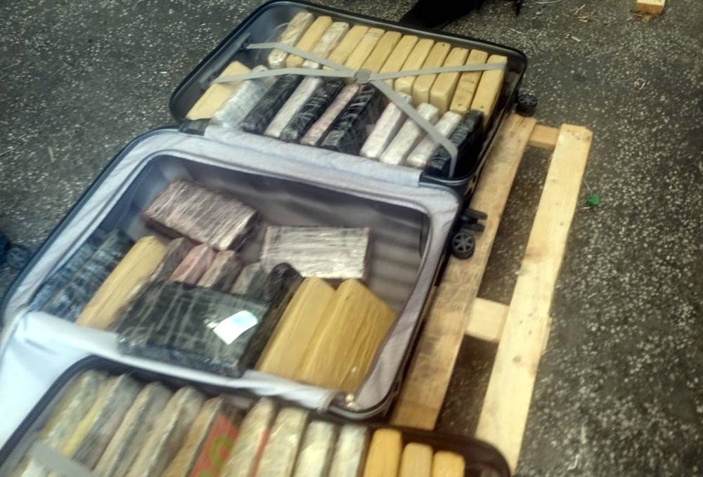 Diplomatik plakalı cipten kilolarca kokain çıktı! Sınırda büyük operasyon: Türkiye’ye girerken yakalandılar