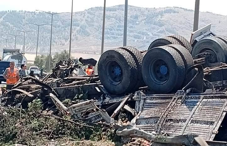 Nurdağı’nda ölümcül çarpışma! Sürücüler kurtarılamadı