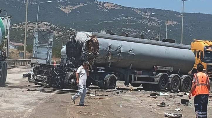 Nurdağı’nda ölümcül çarpışma! Sürücüler kurtarılamadı