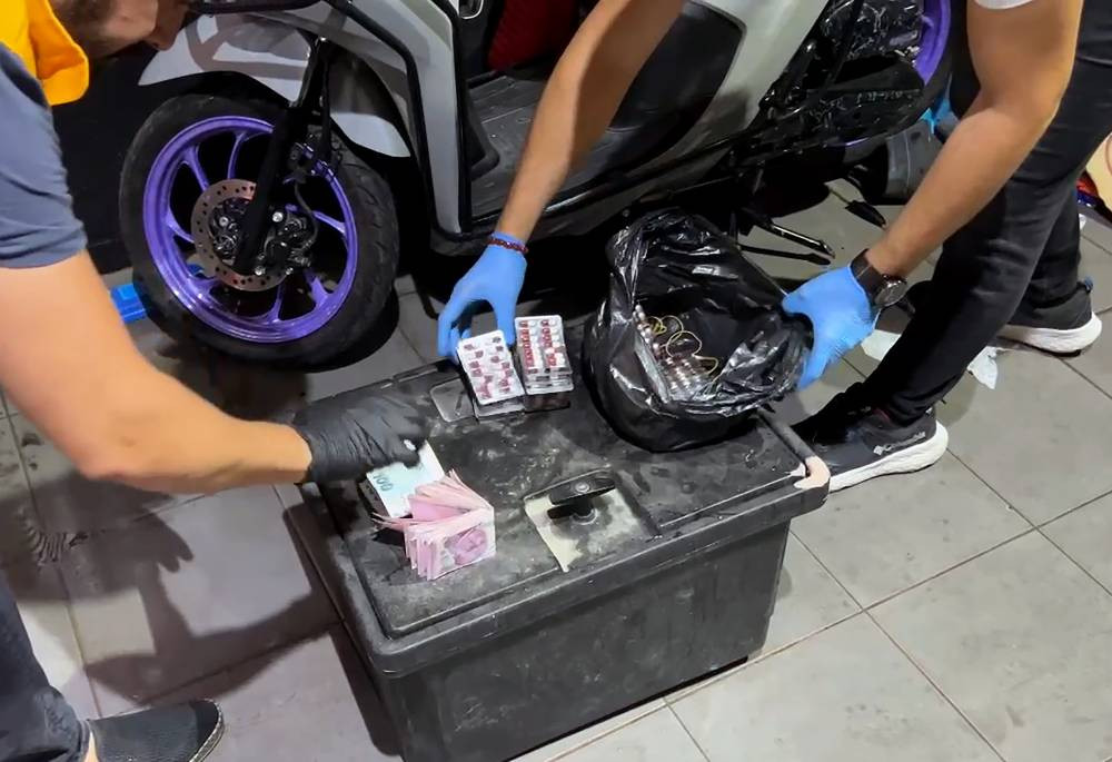 Oto galeride şok operasyon! Zulalar tek tek patlatıldı: Binlercesi ele geçirildi