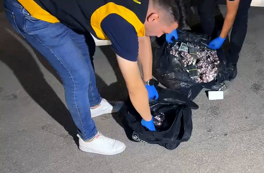 Oto galeride şok operasyon! Zulalar tek tek patlatıldı: Binlercesi ele geçirildi