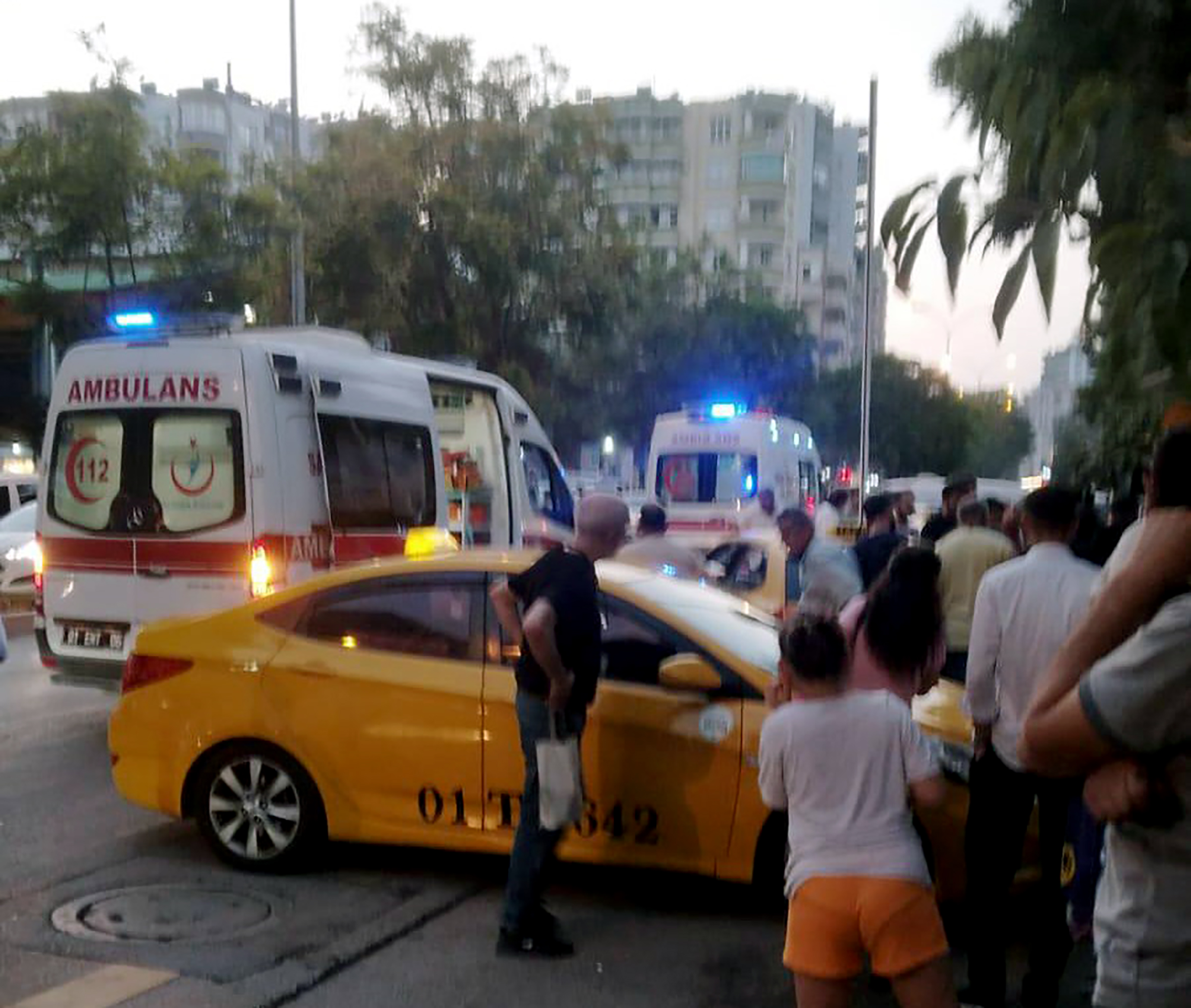 taksi-duraginda-tartistigi-2-soforu-taba-829873-245900.jpg