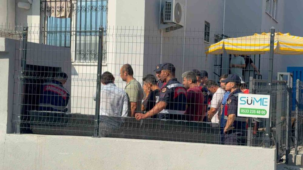 Plajda kaçış planı çöktü! Çok sayıda kişi gözaltına alındı