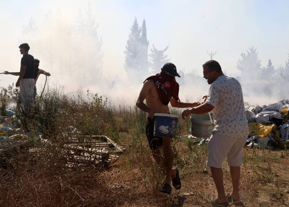 Antalya’da yangın kabusu! Fabrika alevler içinde