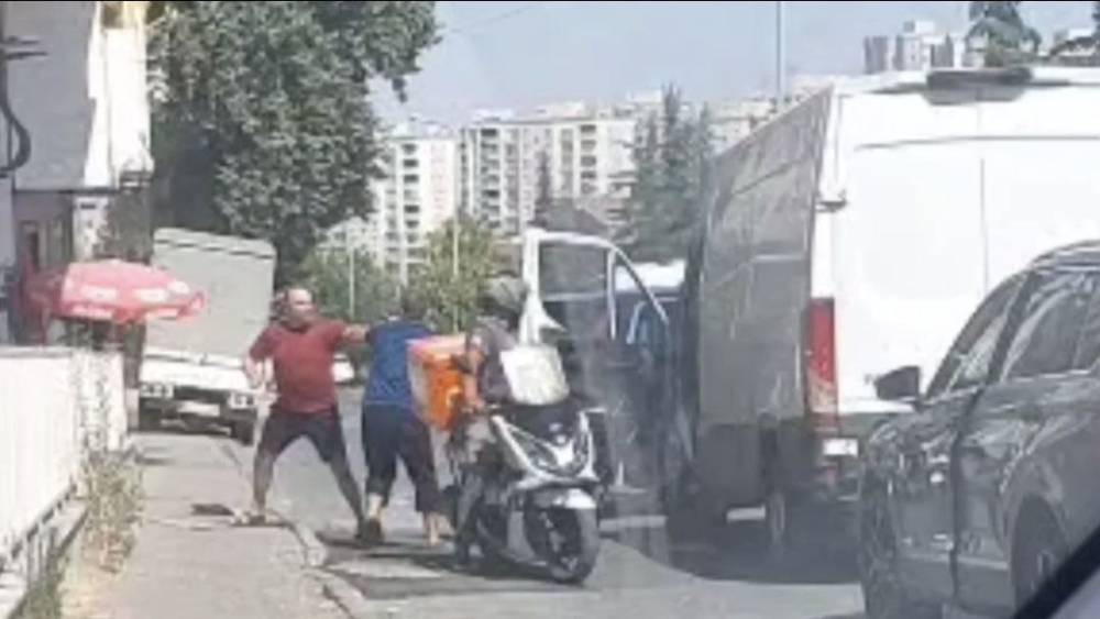 Cip sürücüsü öfkelenip vurdu! Sürücü bayıldı