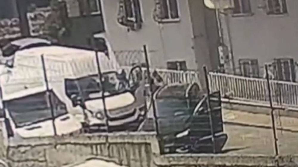 Cip sürücüsü öfkelenip vurdu! Sürücü bayıldı