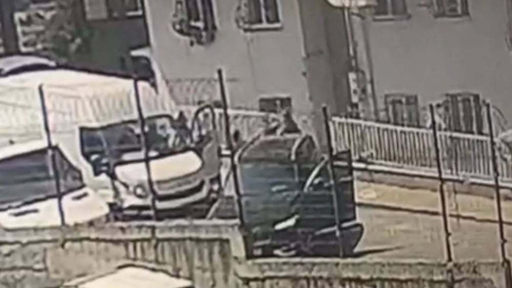 Cip sürücüsü öfkelenip vurdu! Sürücü bayıldı