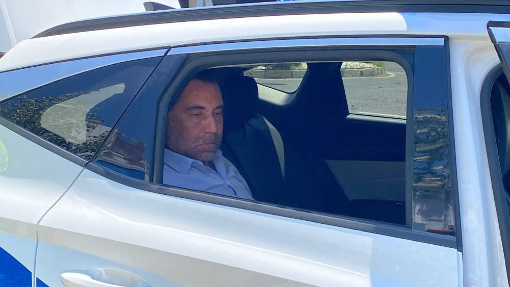 Göz doktoru dehşeti yaşattı! Kaldırımda yürüyorlardı savruldular