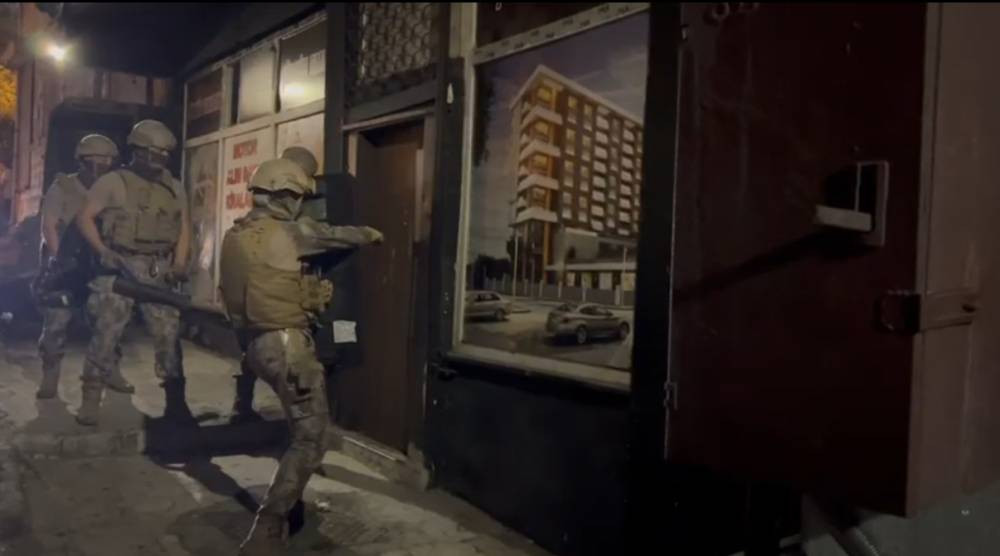 İstanbul polisinden dev operasyon! Kurşunlu gecelerin sonu geldi: 32 kişilik çete çökertildi