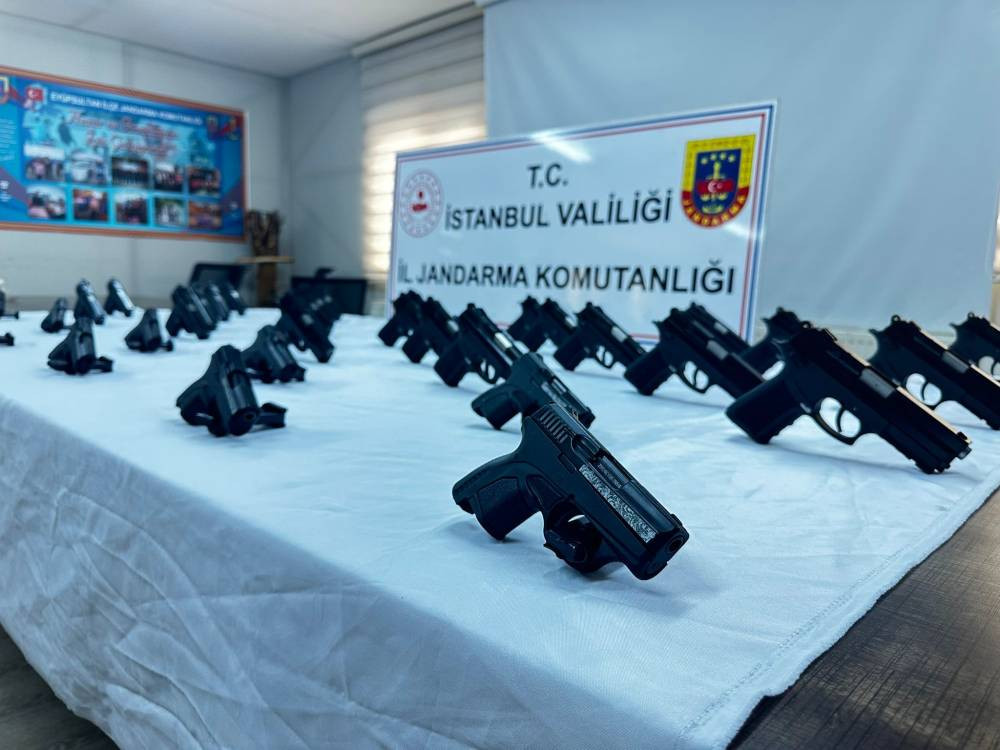 Jandarma poşetleri açınca gözlerine inanamadı! Oyuncak kutularından çıktı