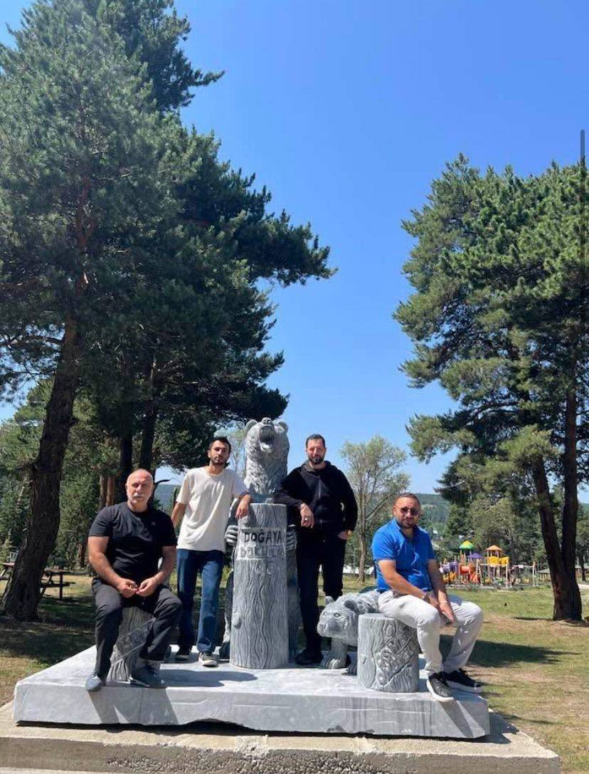 Sarıkamış’a Boz Ayı heykeli: Turizm cennetine anlamlı bir hediye!