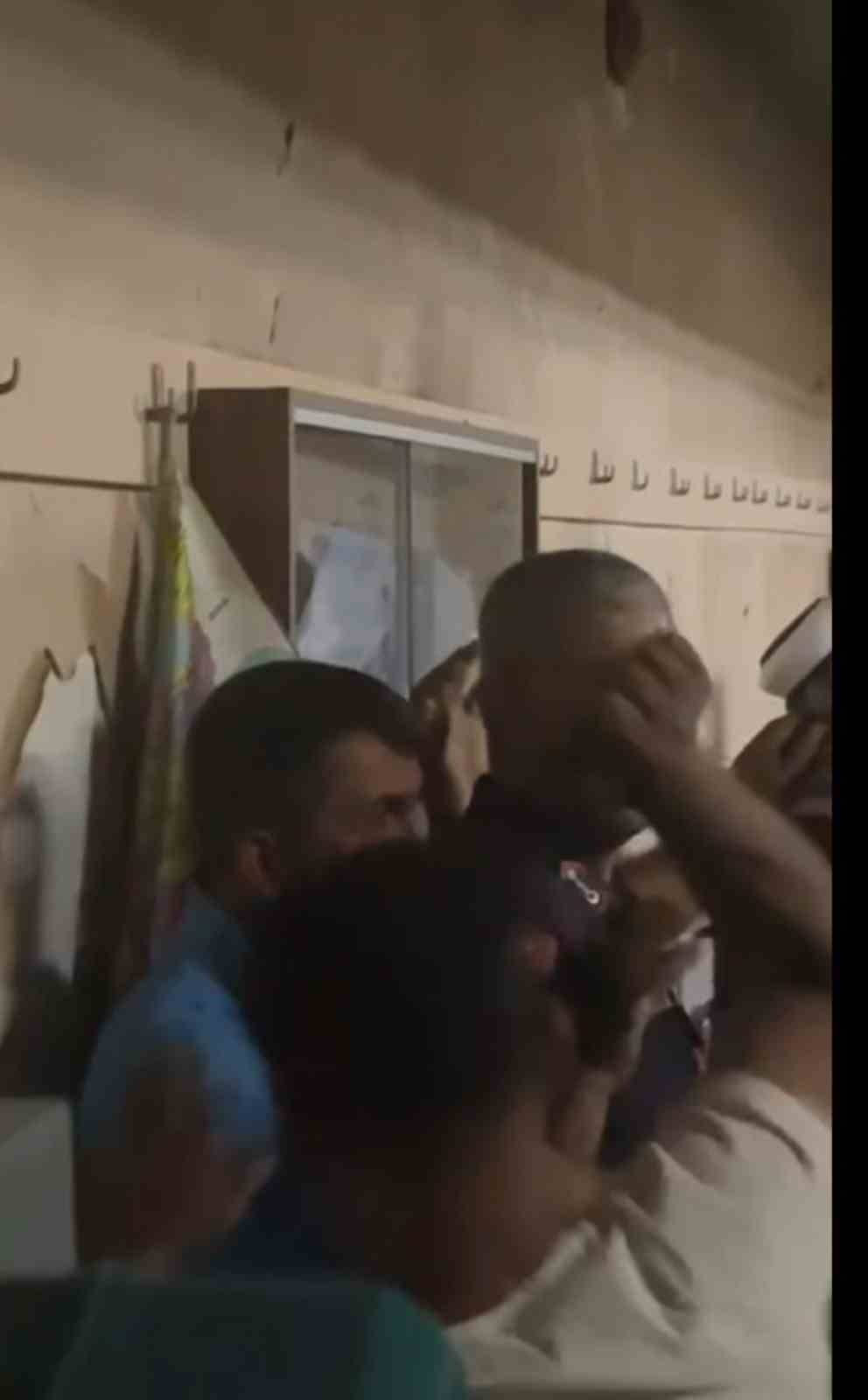 Yangın bölgesinde şok olay! Kalabalık çıldırdı: Jandarma devreye girdi