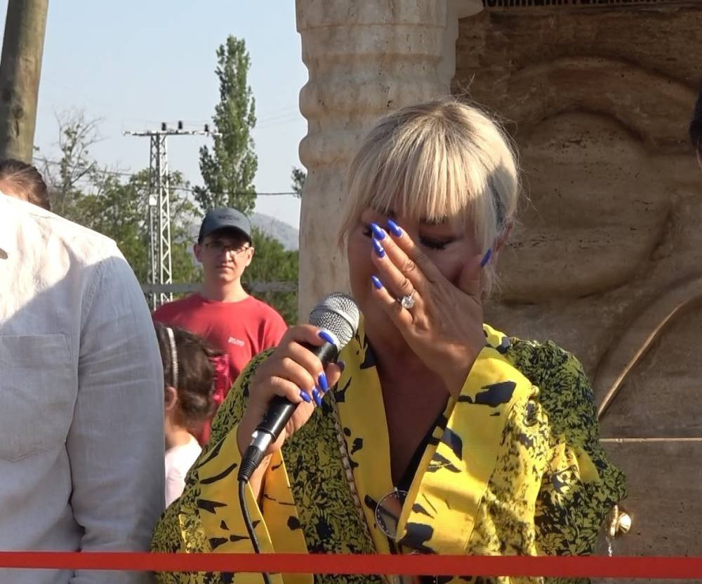 Safiye Soyman oğlunun adına yaptırdığı hayratı gözyaşlarıyla açtı! "Dışım gülüyor içim yanıyor"