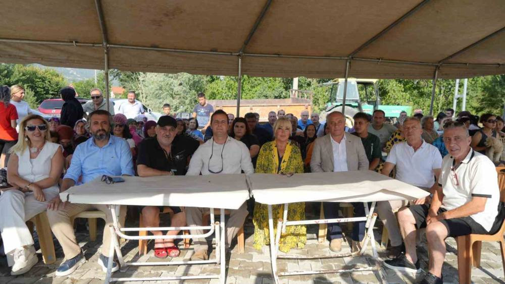 Safiye Soyman oğlunun adına yaptırdığı hayratı gözyaşlarıyla açtı! "Dışım gülüyor içim yanıyor"