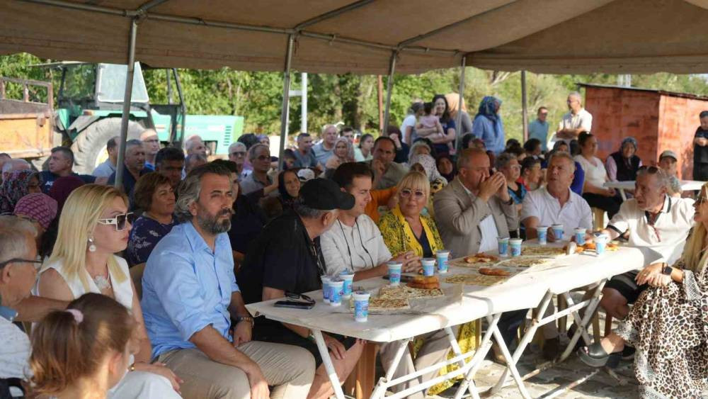 Safiye Soyman oğlunun adına yaptırdığı hayratı gözyaşlarıyla açtı! "Dışım gülüyor içim yanıyor"