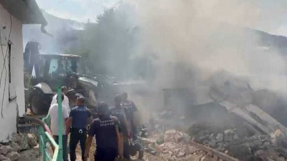 Abdurrahman Köyünde felaket! Yangın evleri yuttu