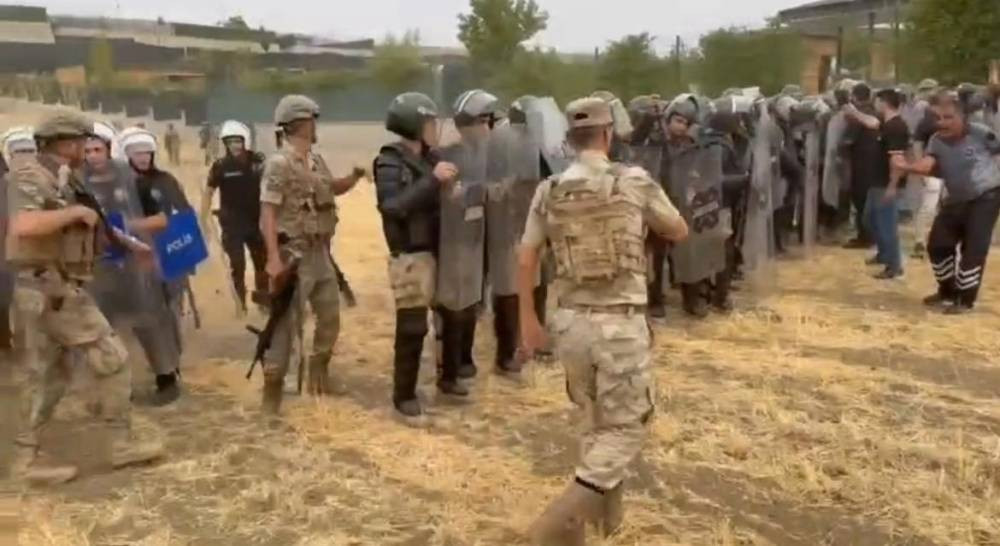 Et-Ten duvar oldular! Bahçe sahiplerinden şok eylem