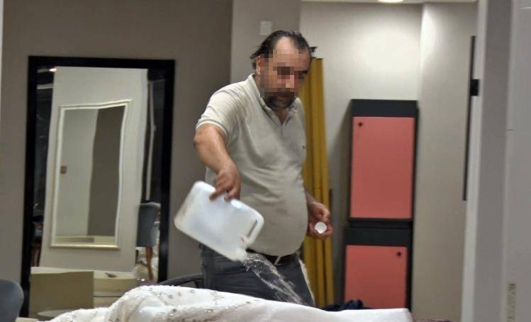 Kahraman itfaiyeci öfkeli kocayı tek hamlesiyle durdurdu! Mutfak tüpünü bomba gibi patlatacaktı: Polisler bile şaşkına döndü