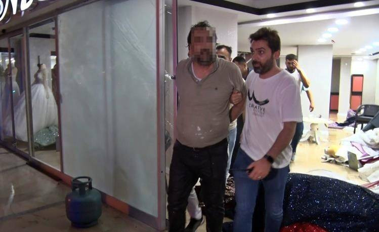 Kahraman itfaiyeci öfkeli kocayı tek hamlesiyle durdurdu! Mutfak tüpünü bomba gibi patlatacaktı: Polisler bile şaşkına döndü