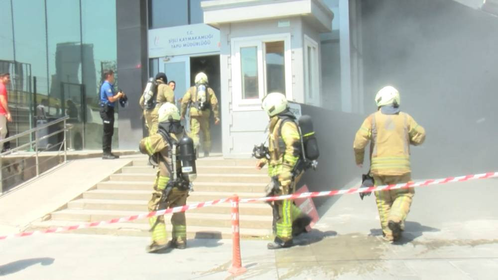 Yangın alarmı çaldı! İstanbul’da kamu bunasında yangın