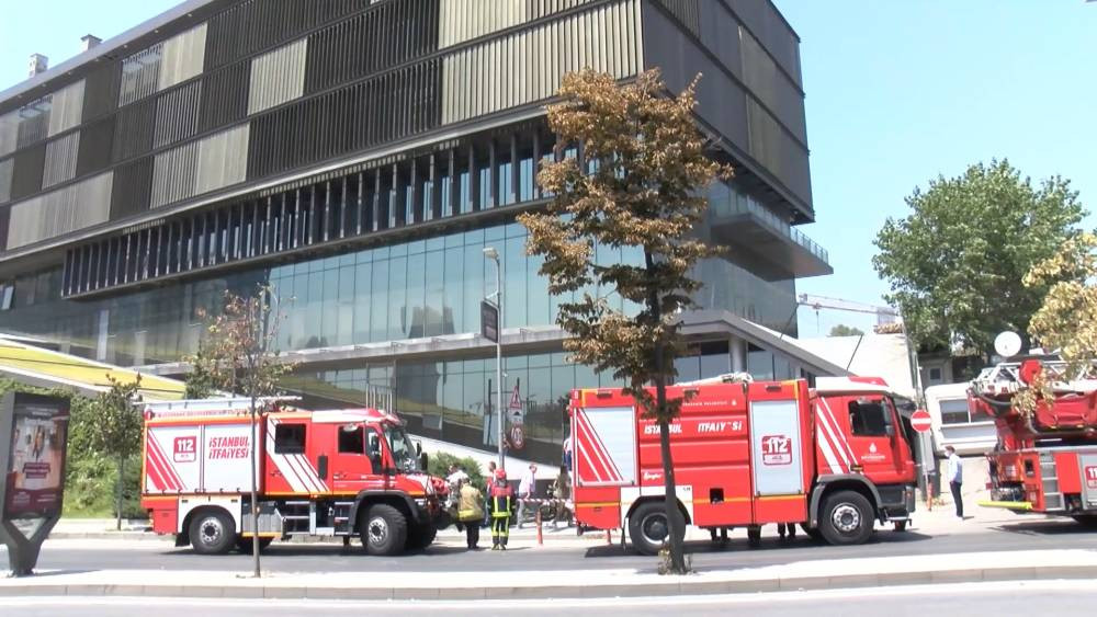 Yangın alarmı çaldı! İstanbul’da kamu bunasında yangın