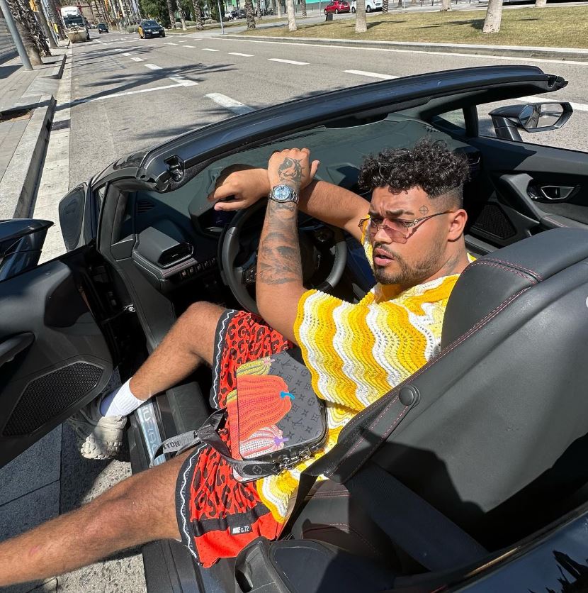 rap-dunyasinin-yildizi-lvbel-c5ten-surpriz-ask-itirafi-50-milyonluk-arabasiyla-gundemde-yenicag-10.jpg