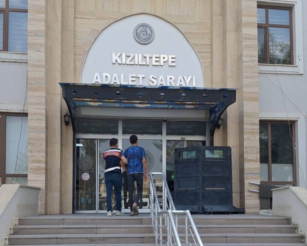 Tarlayı çubukla Yaktı! Paylaşımı kendini ele verdi