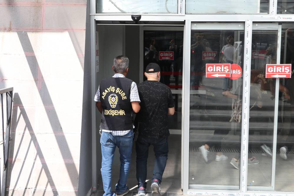 Sahte kimlikle tapu satışı! Dublörlü milyonluk vurgun