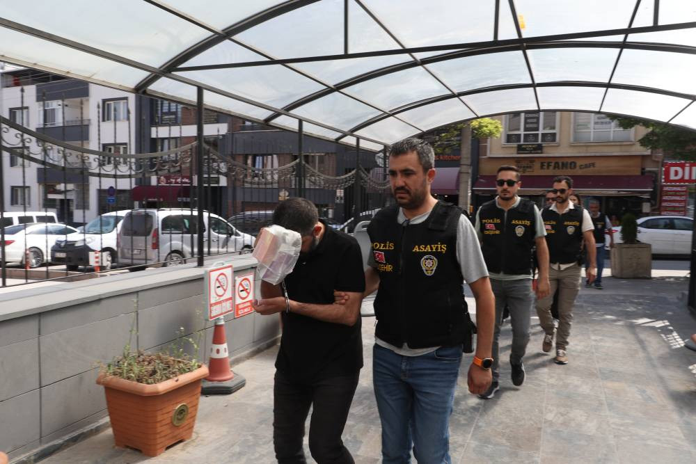 Sahte kimlikle tapu satışı! Dublörlü milyonluk vurgun