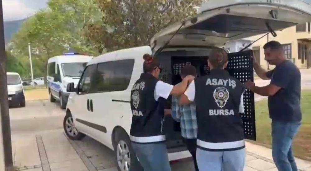 Kadın yürürken cüzdanı çalındı