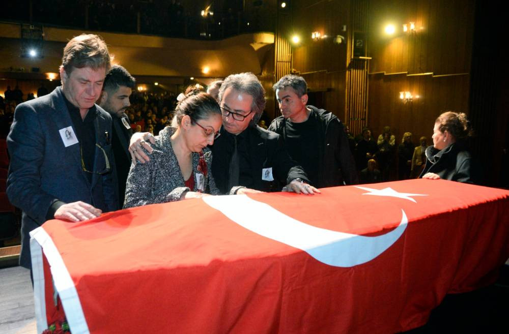 Ödüllü keman sanatçısı Laçin'in ölümüne ilişkin 'yeniden keşif' kararı