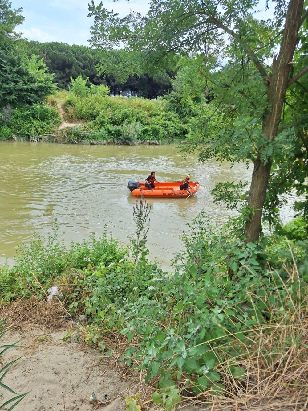 Sakarye Nehri'nde akıntıya kapıldı: Arama sürüyor!