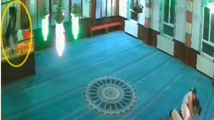 İmam çocuğu havada yakaladı