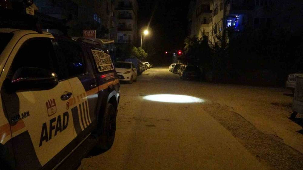 İşaret fişekleri atıldı el fenerleriyle ‘SOS’ yazıldı! Antalya’da ekipler alarma geçti: Dağlık alan didik didik arandı