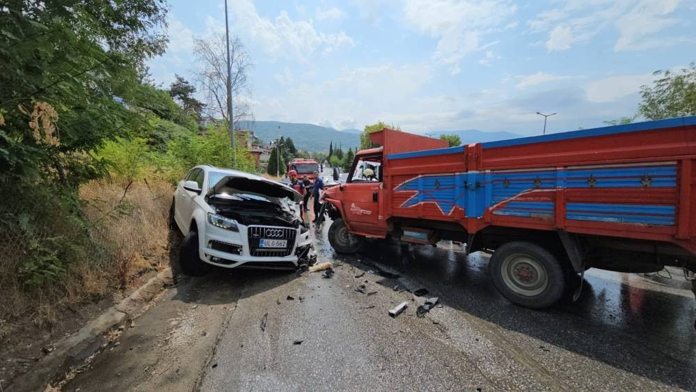 Sapanca’da feci kaza! 4’ü çocuk 5 kişi yaralandı