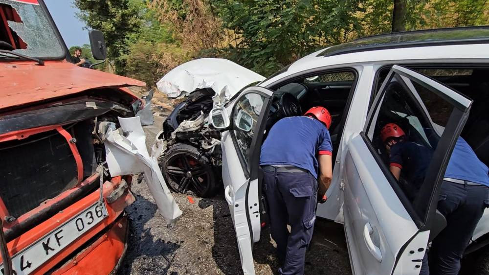 Sapanca’da feci kaza! 4’ü çocuk 5 kişi yaralandı