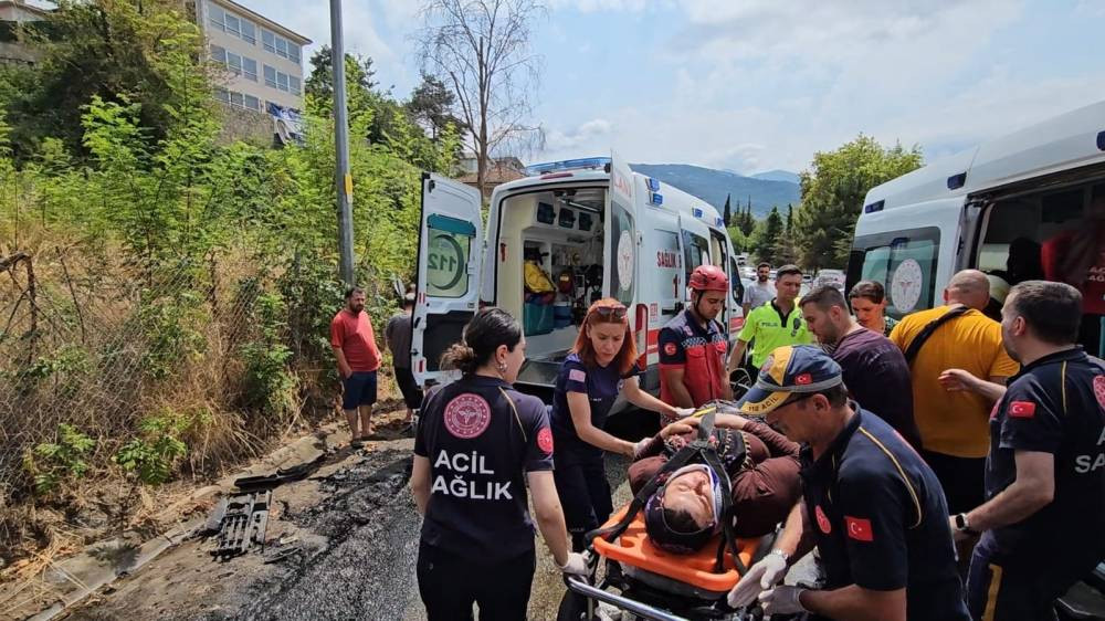 Sapanca’da feci kaza! 4’ü çocuk 5 kişi yaralandı
