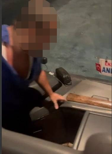 Yolcu otobüsünde 2 şoför arasında bıçaklı kavga