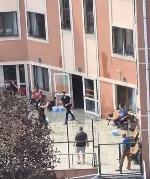 Ankara’da 'su' savaşı: Engelli bireyler ve bakıcılar eğlenceye doydu!