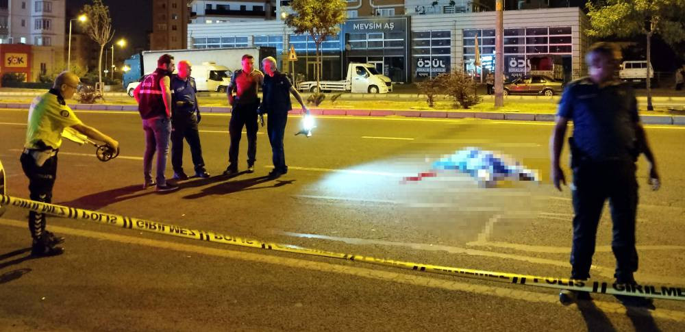 Kan donduran kaza! Kadına peşe peşe çarptılar