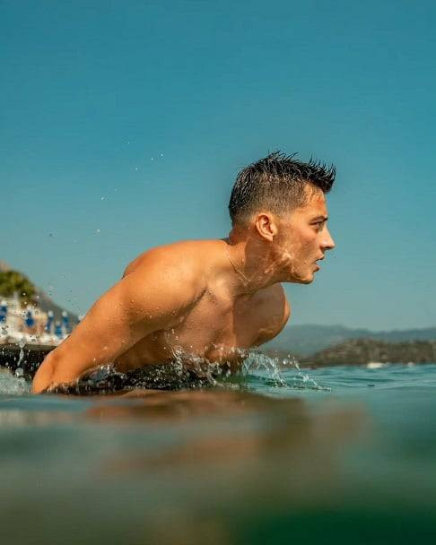 Uzak Şehir’in Kaya’sı Atakan Kaya tatilde şov yaptı! Hayranları çıldırdı