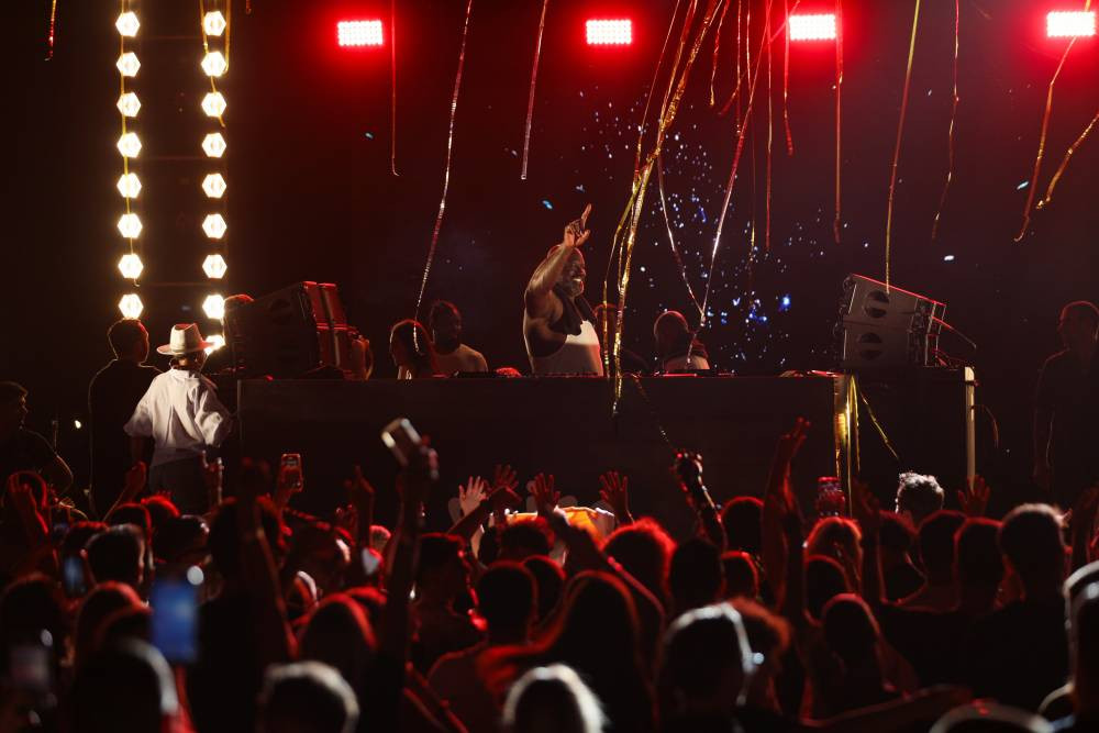 Shaq Antalya’yı salladı: DJ Diesel sahneyi ateşe verdi!