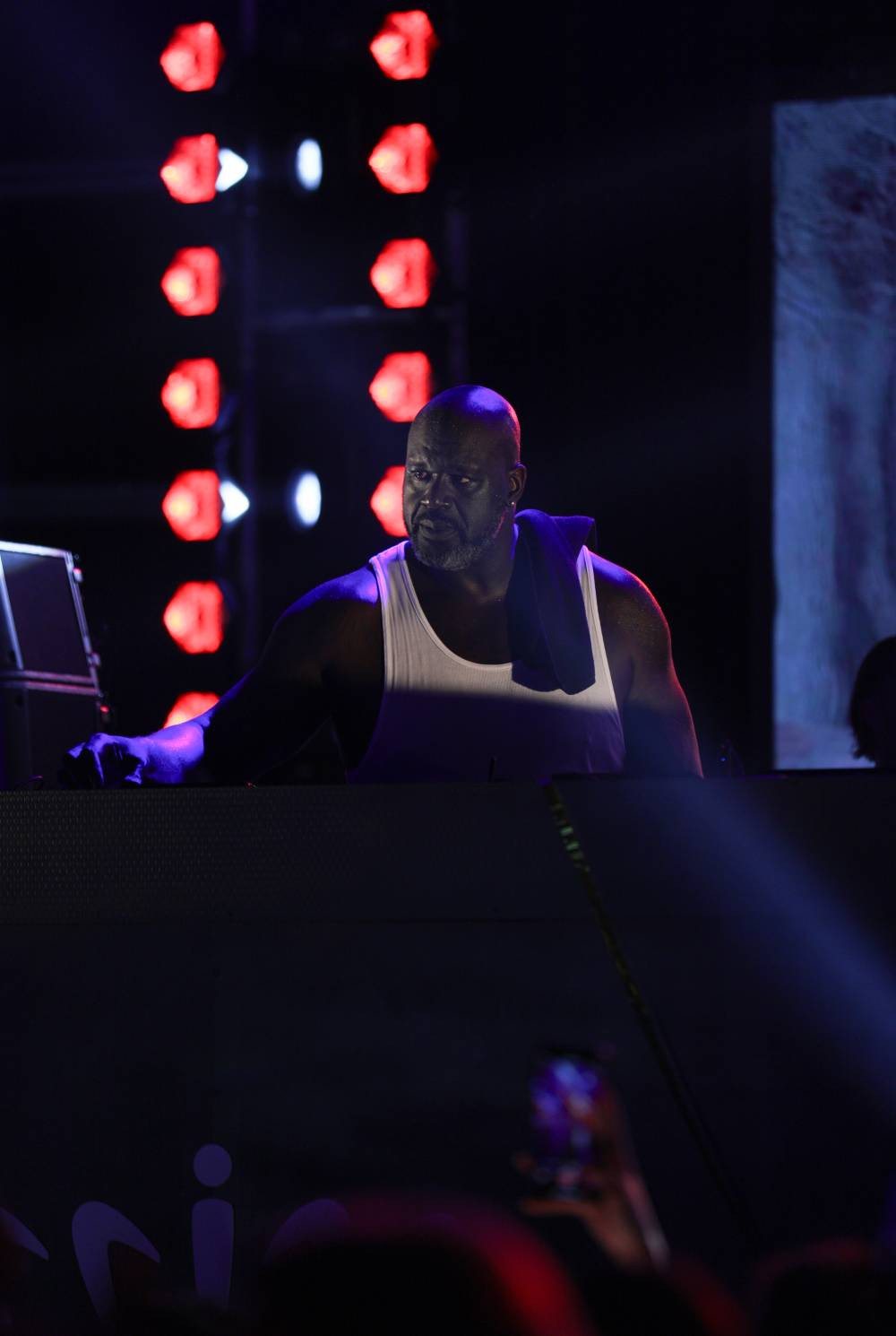 Shaq Antalya’yı salladı: DJ Diesel sahneyi ateşe verdi!