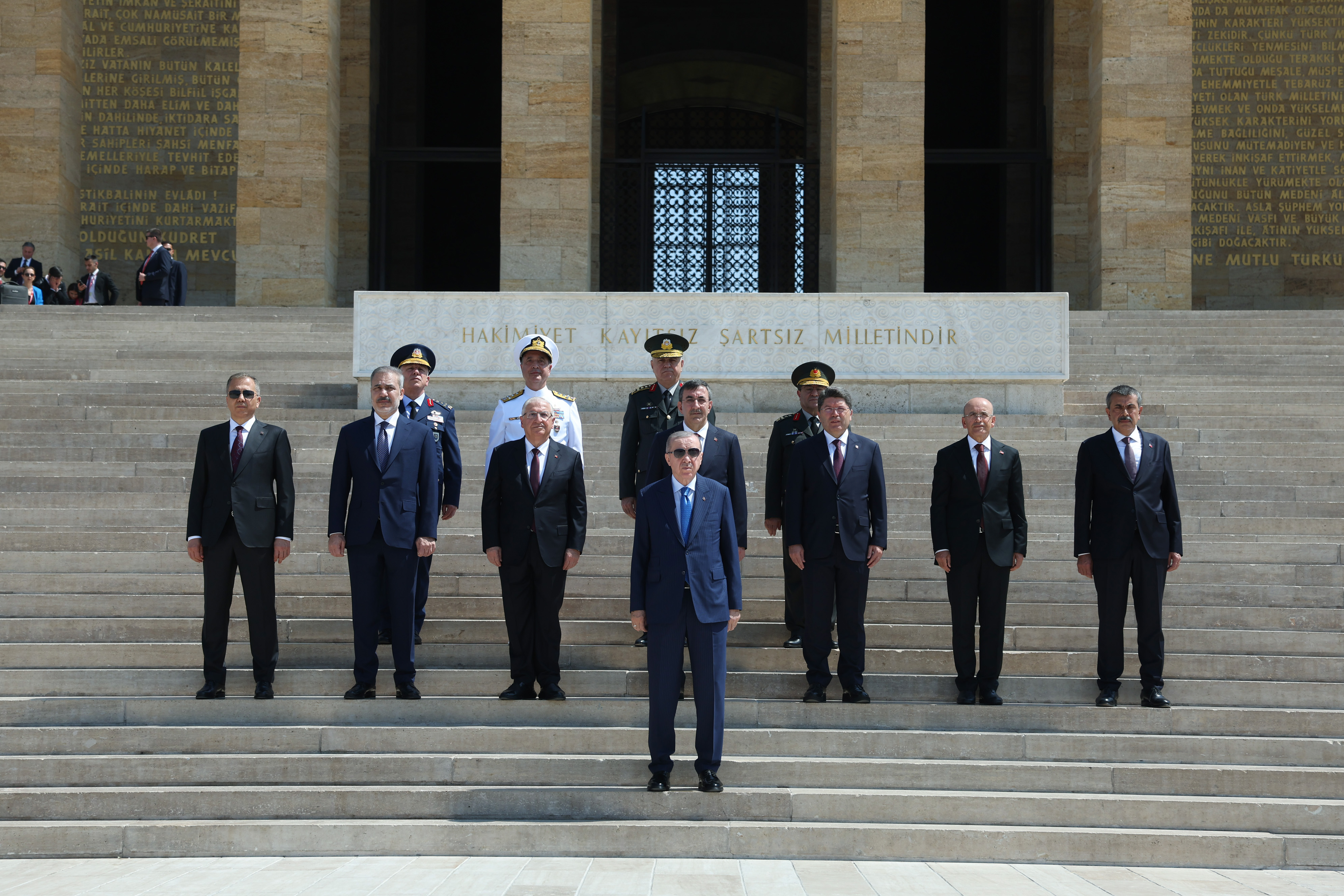 aa-20250805-38748557-38748550-cumhurbaskani-erdogan-baskanligindaki-yas-uyeleri-anitkabiri-ziyaret-etti.jpg
