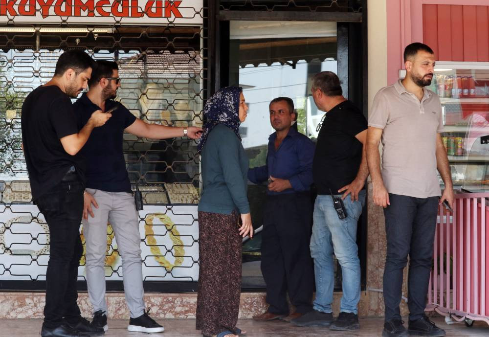 Antalya’da kuyumcu soygunu! Şüpheli her şeyi alıp kaçtı