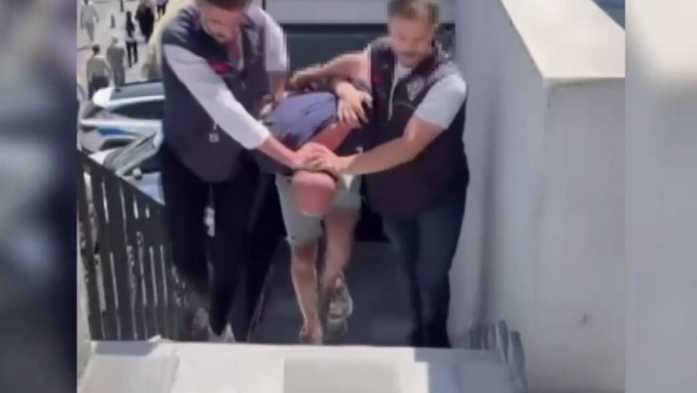 Ayasofya’ya kundaklama girişimi! Cemaat felaketi önledi