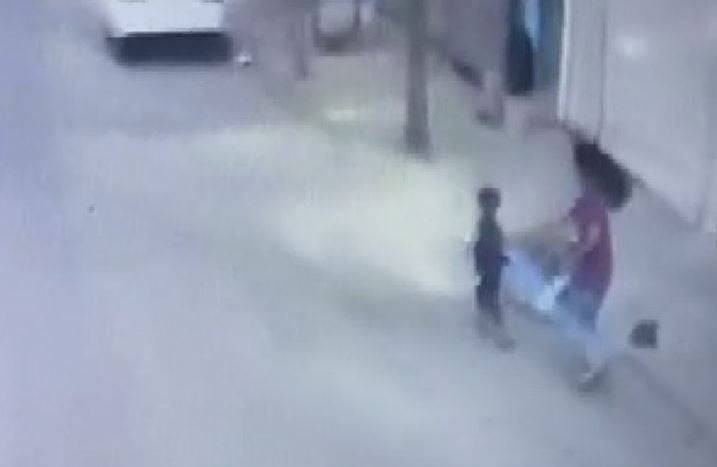 Gaziantep’te acı olay! Ablasının elini bırakıp koştu