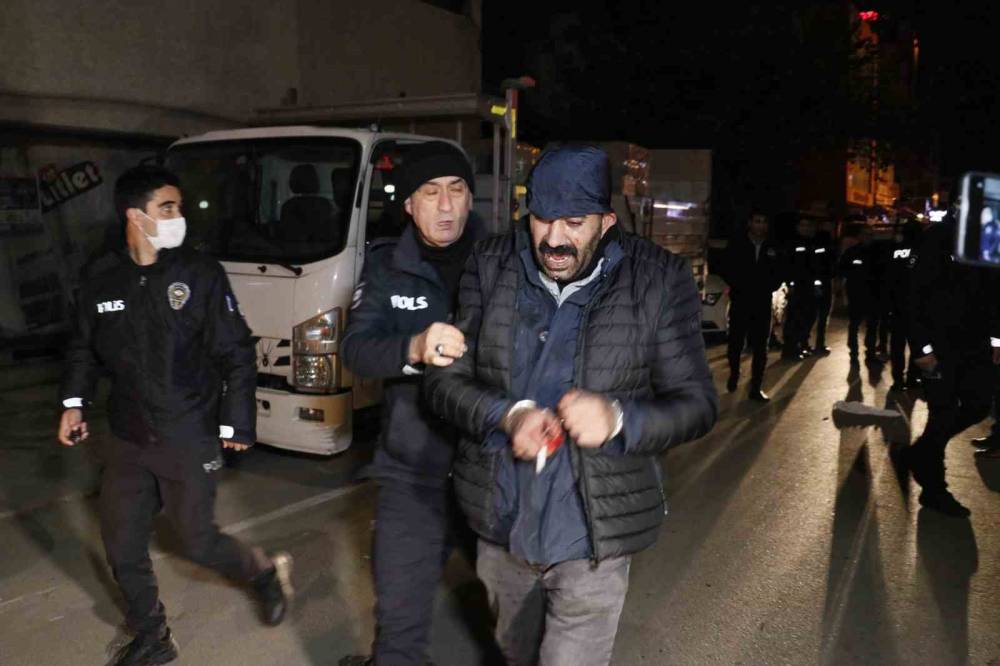 Korkulu kabusu genç kıza dehşeti yaşattı!